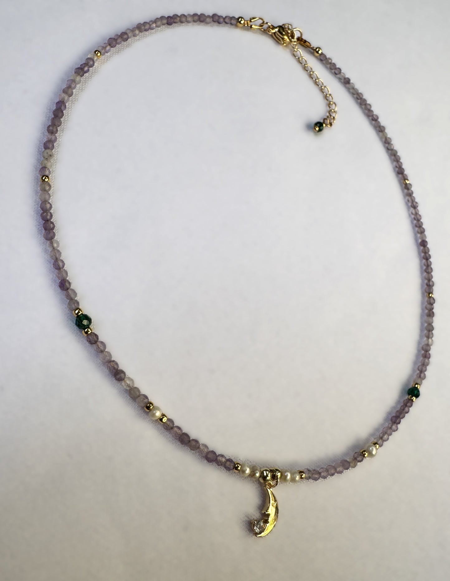 Collier en améthyste avec pendentif lune