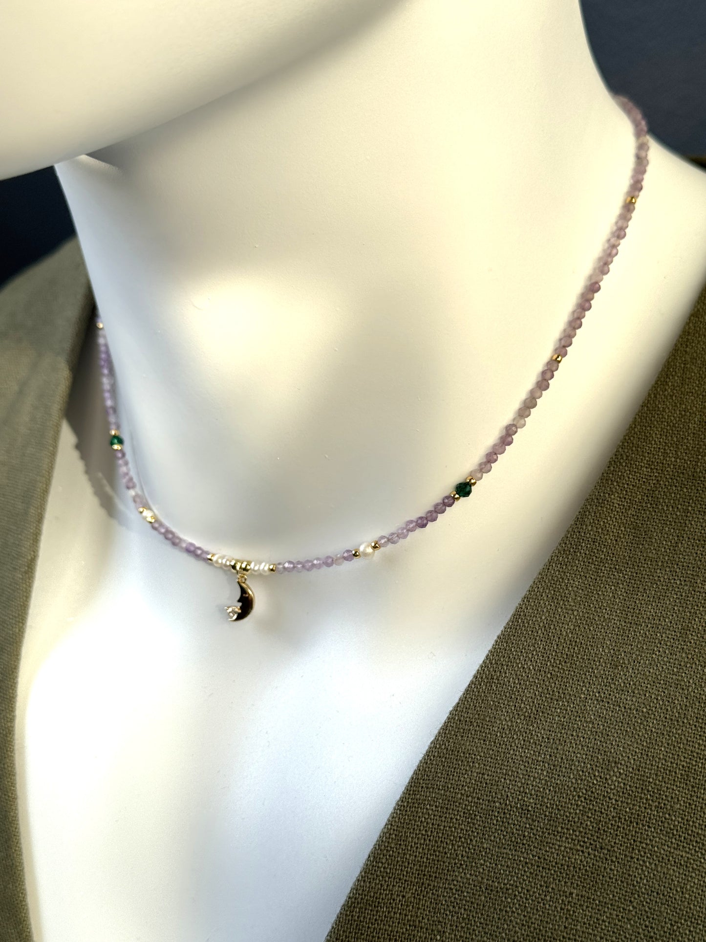 Collier en améthyste avec pendentif lune