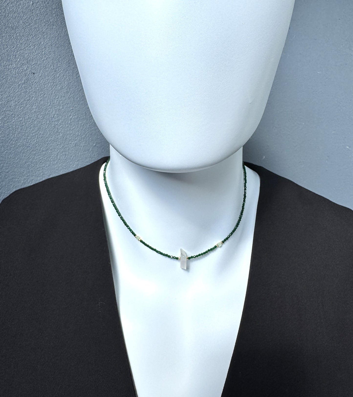 Choker en spinelle verte et cristal blanc