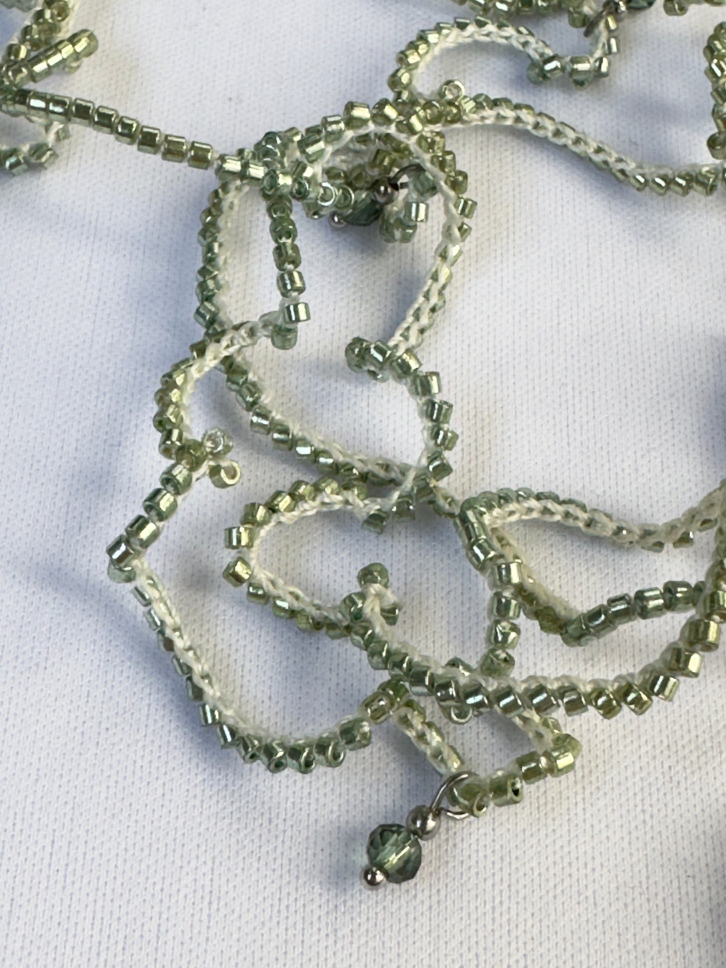 Collier crocheté à perles vert clair