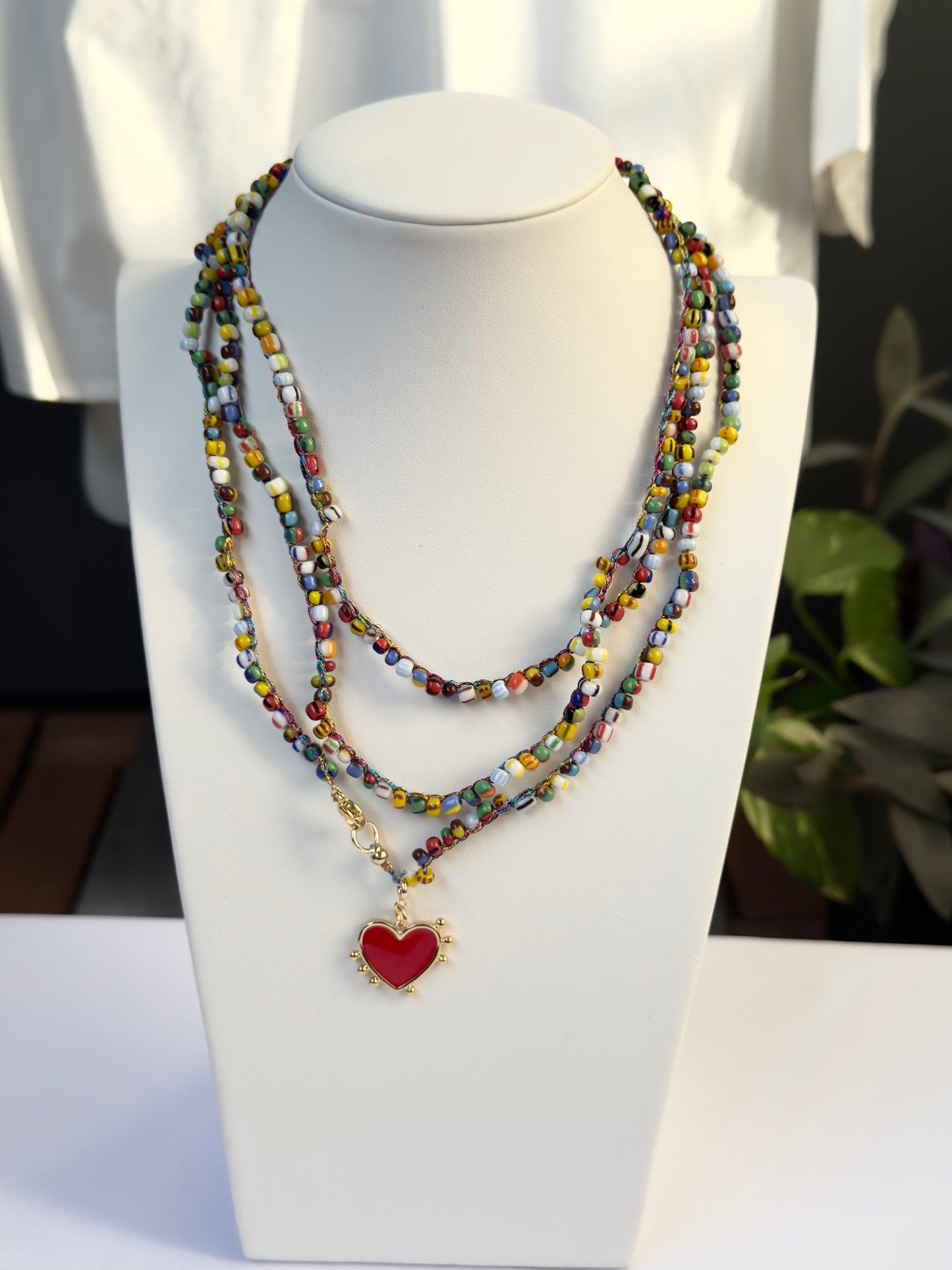 Collier de perles arc-en-ciel au crochet