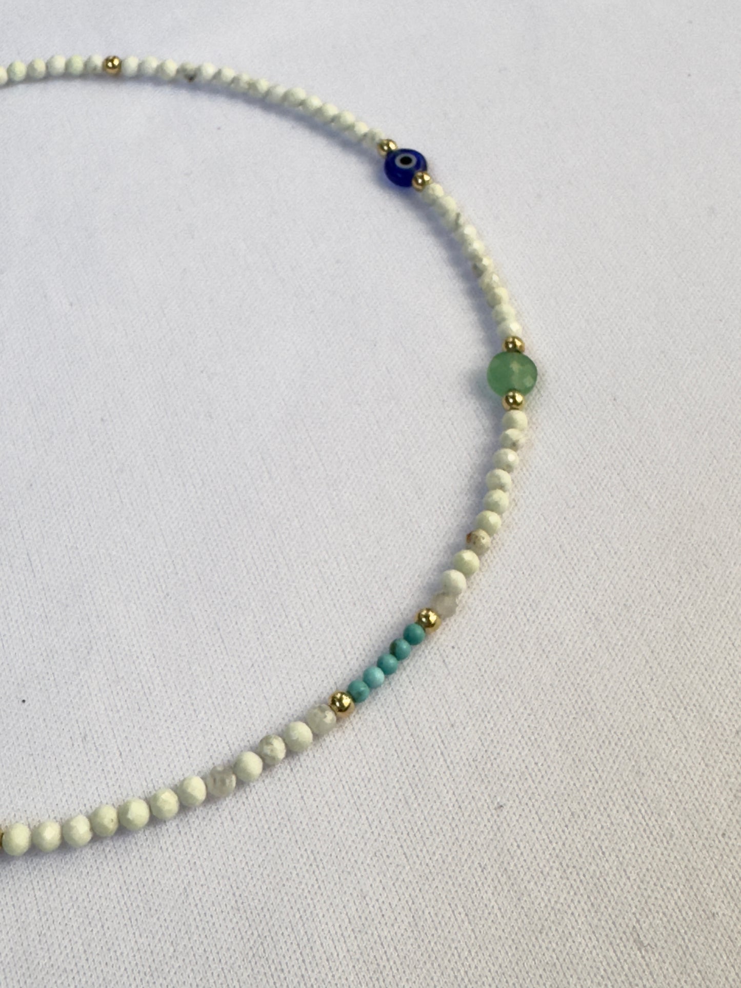 Collier de perles de coquillage