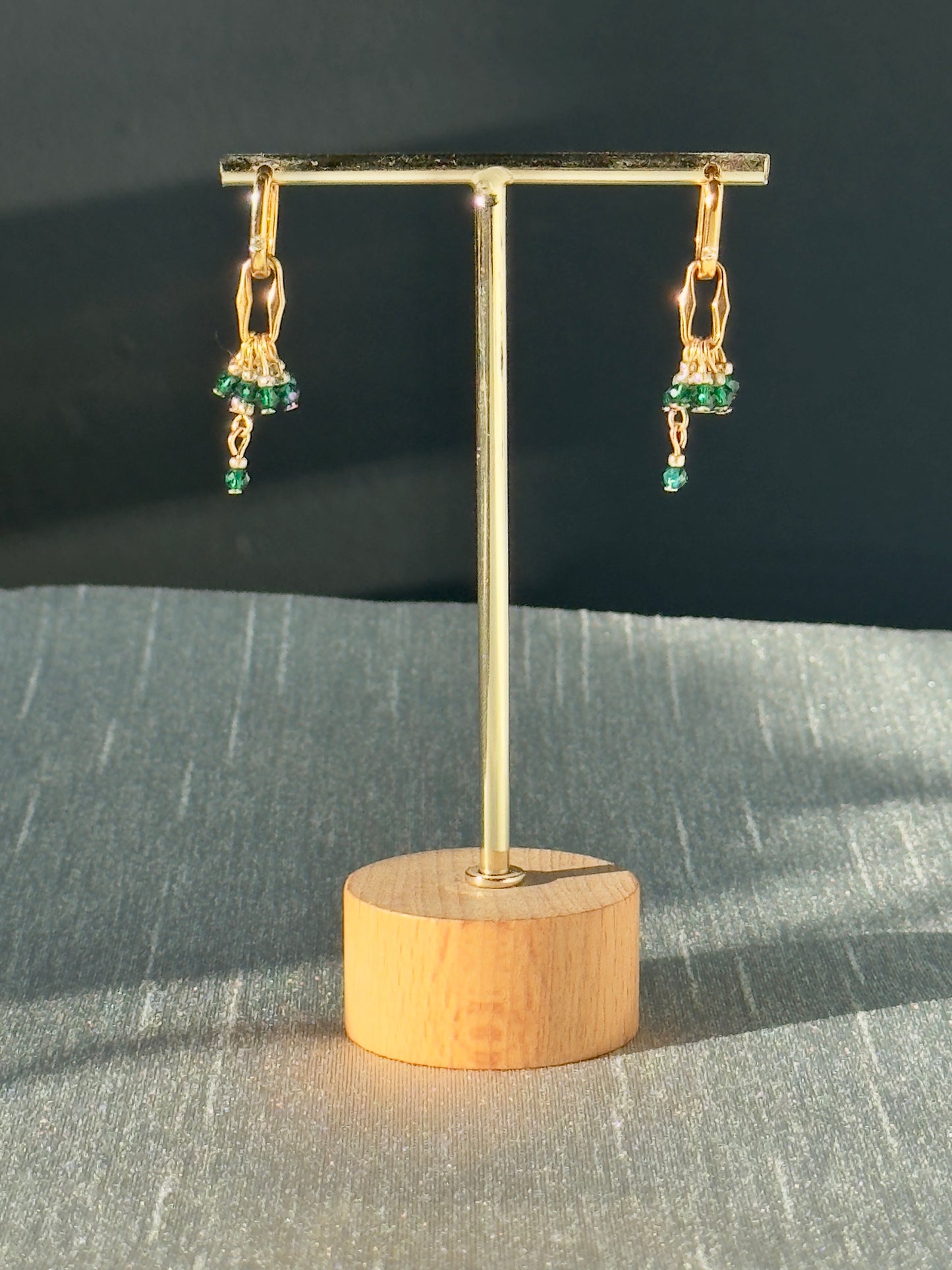 Boucles d’oreilles avec spinelle verte