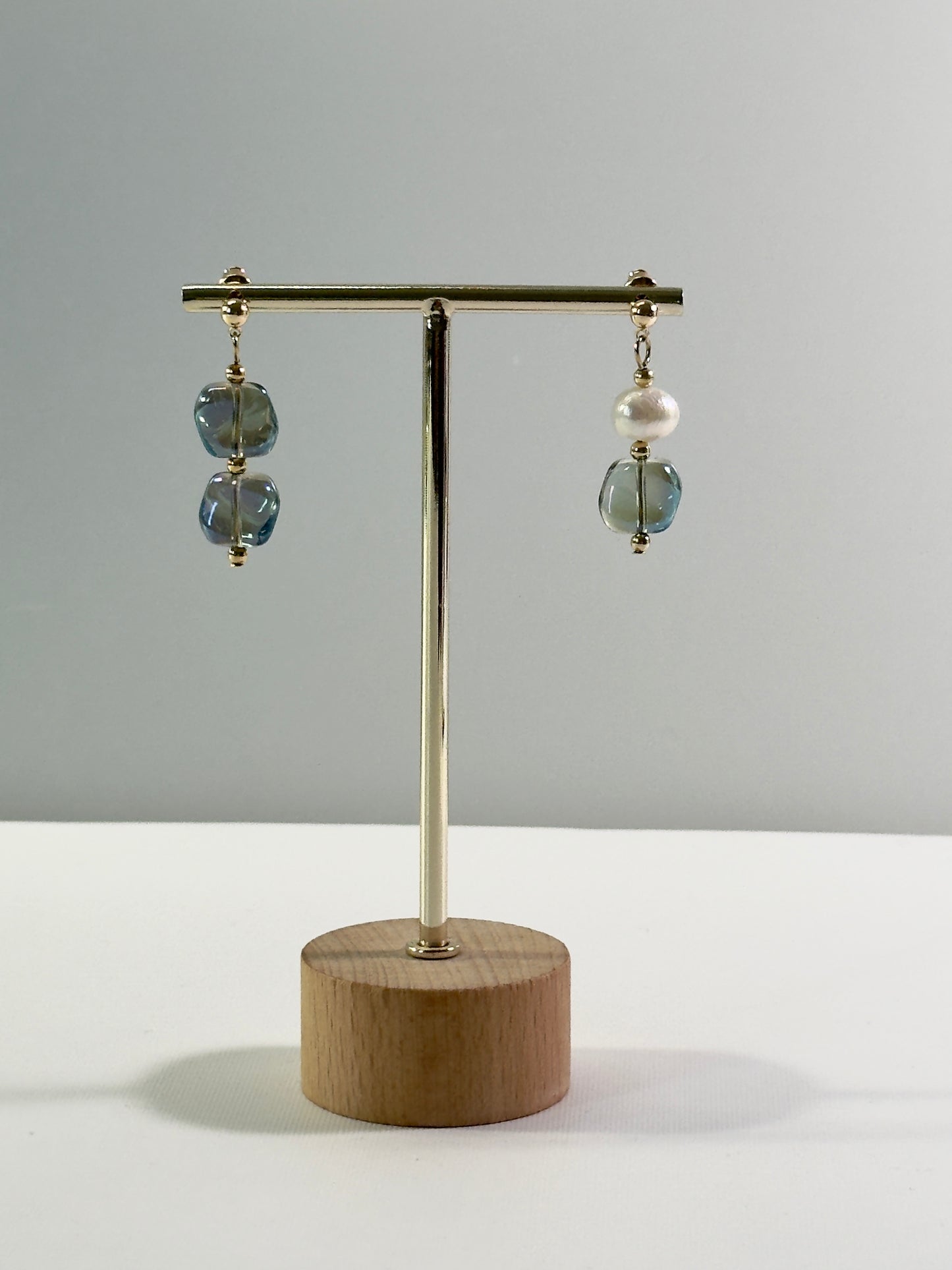 Boucles d’oreilles en perles de verre bleu-vert avec perle de culture