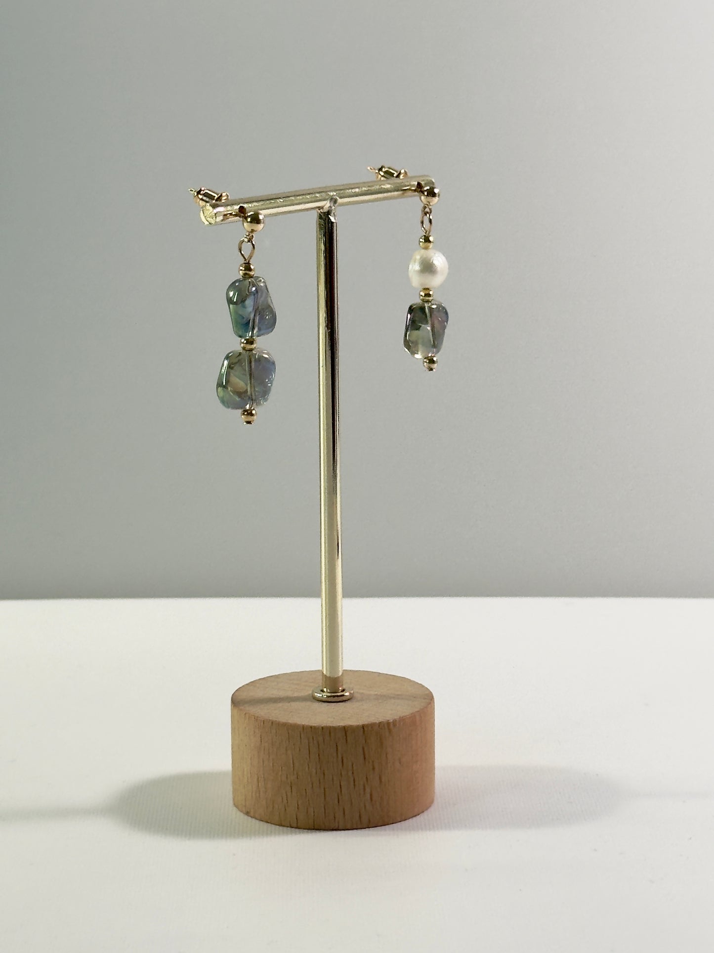 Boucles d’oreilles en perles de verre bleu-vert avec perle de culture