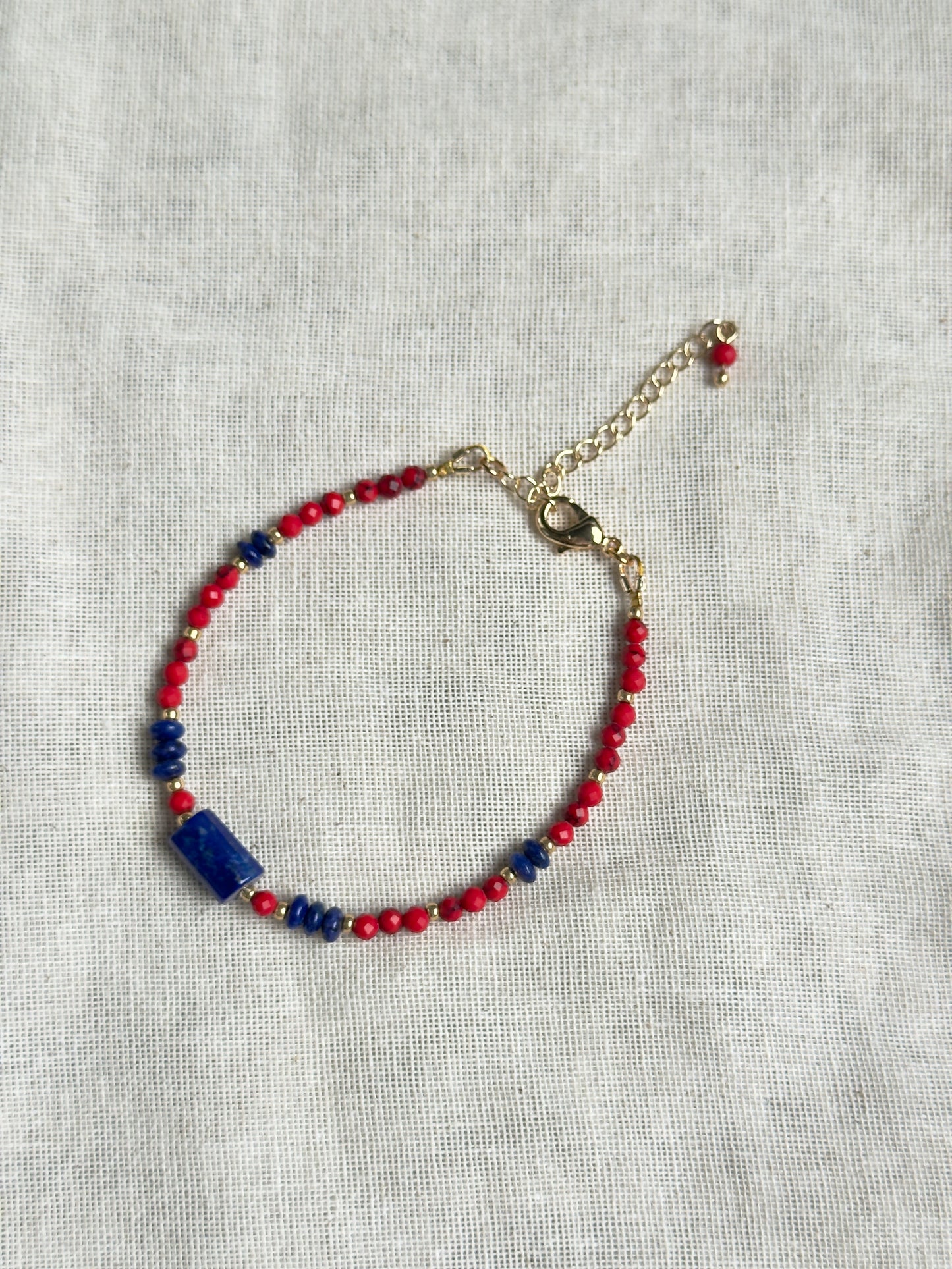 Bracelet en corail rouge et lapis-lazuli