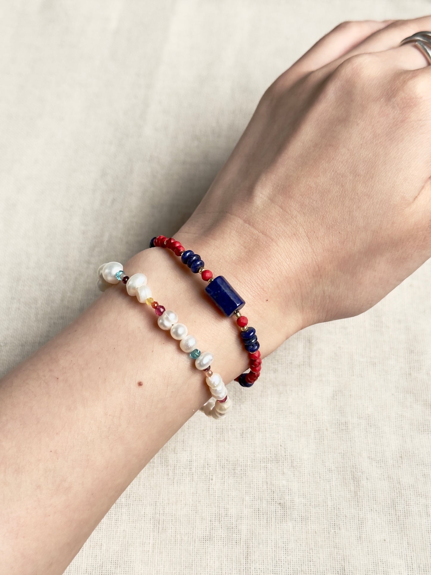 Bracelet en corail rouge et lapis-lazuli