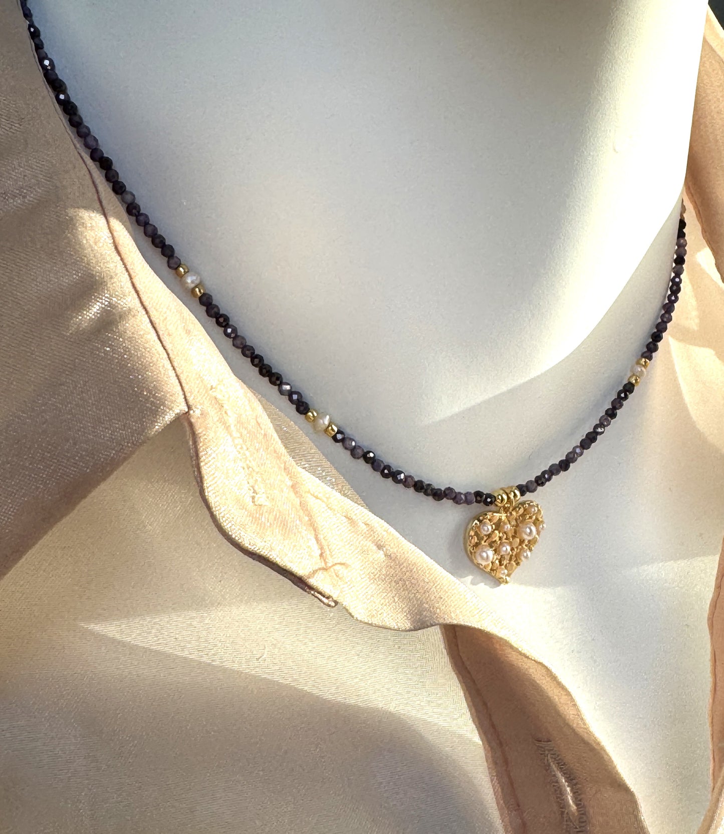 Collier en zircon violet