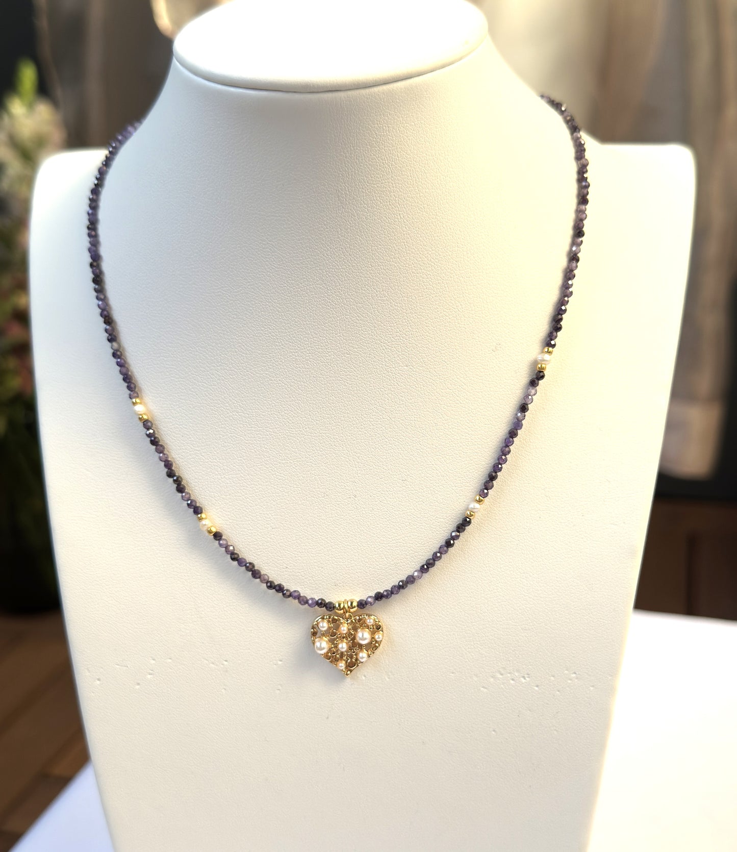 Collier en zircon violet