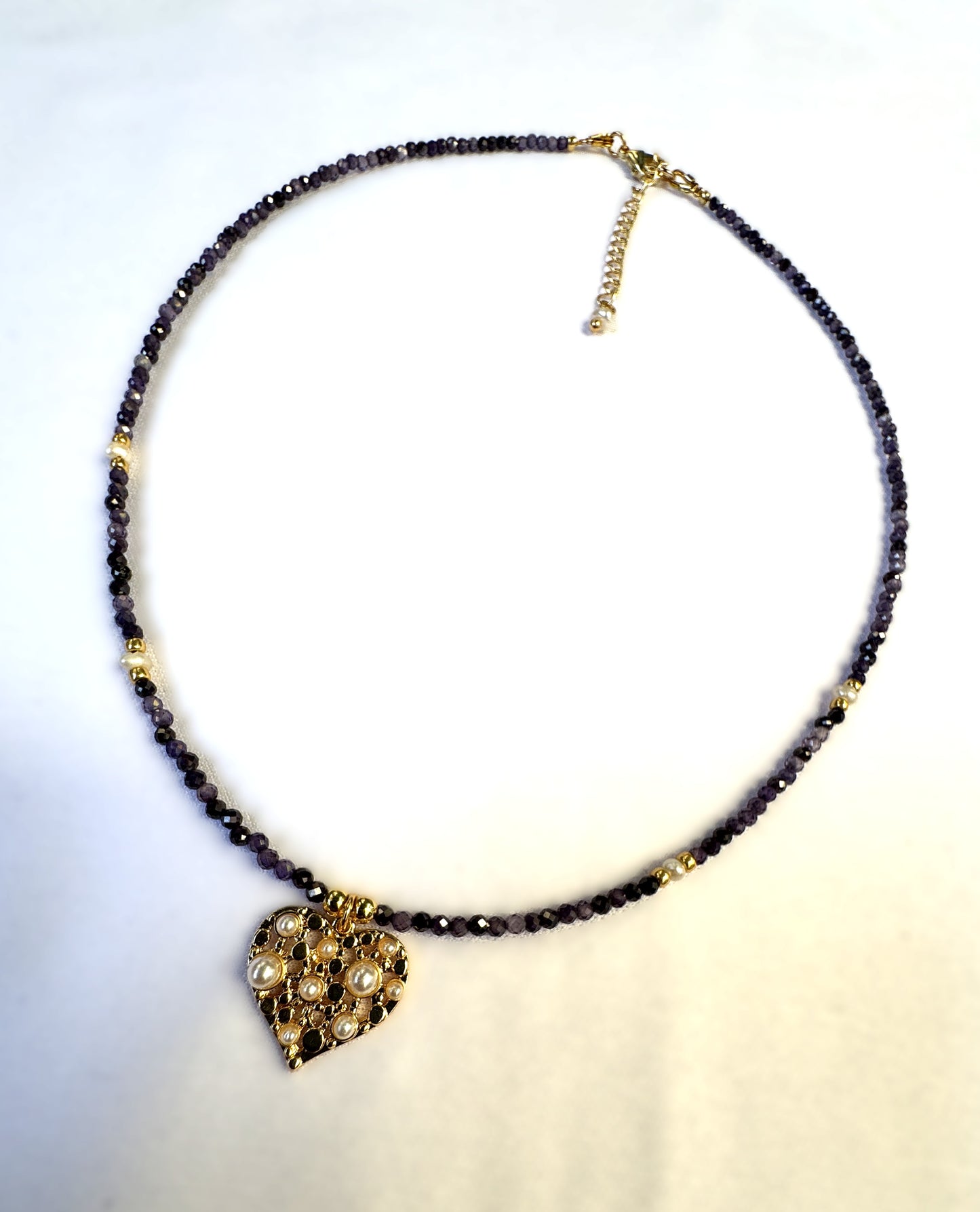 Collier en zircon violet