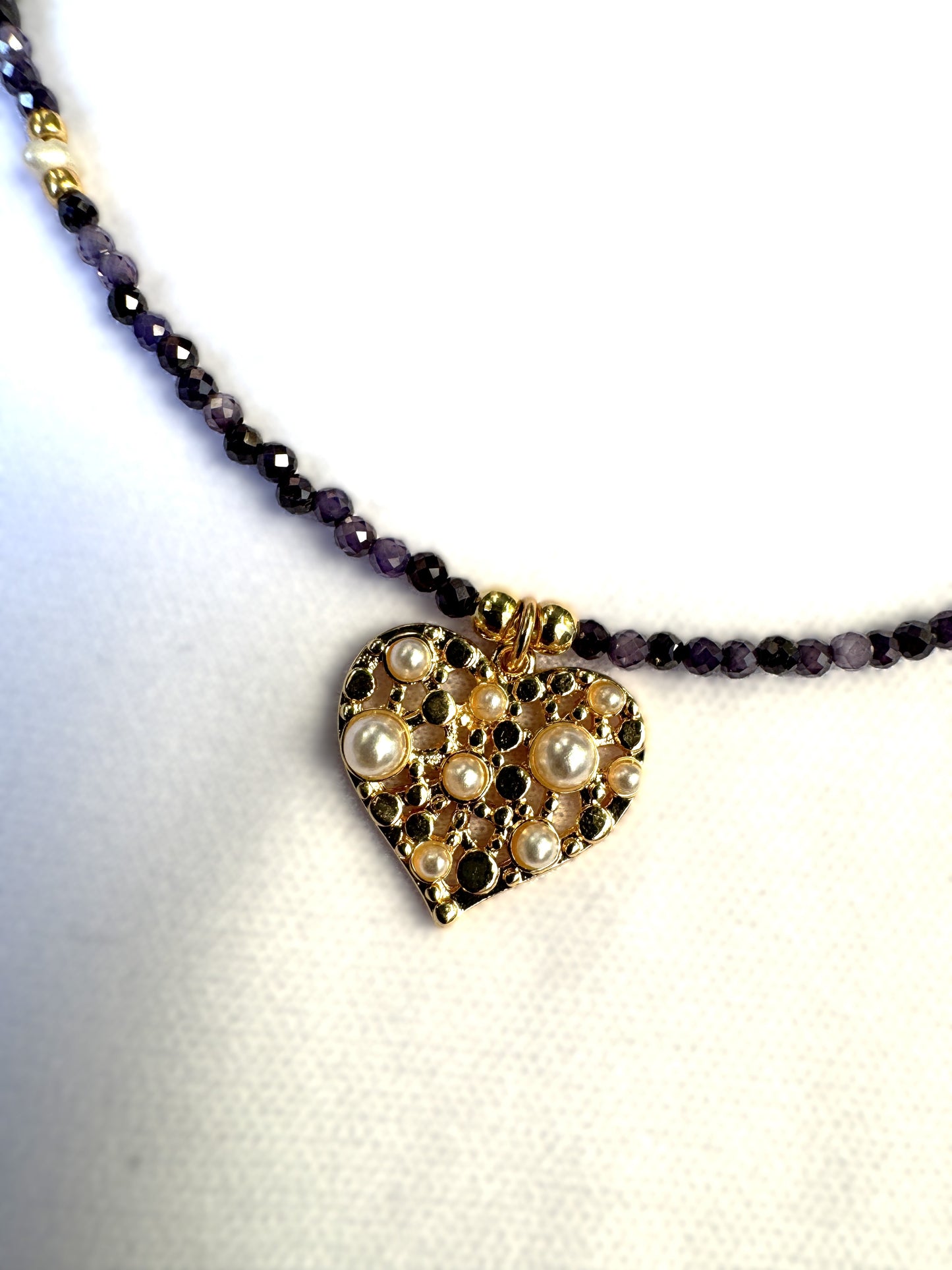 Collier en zircon violet