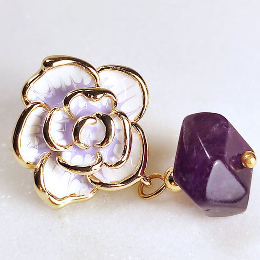 Boucles d'oreilles asymétriques avec améthyste