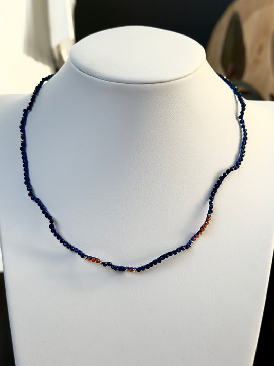 Collier crocheté spinelle bleu et zircon orange