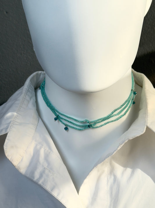 Collier crocheté à partir de perles turquoises