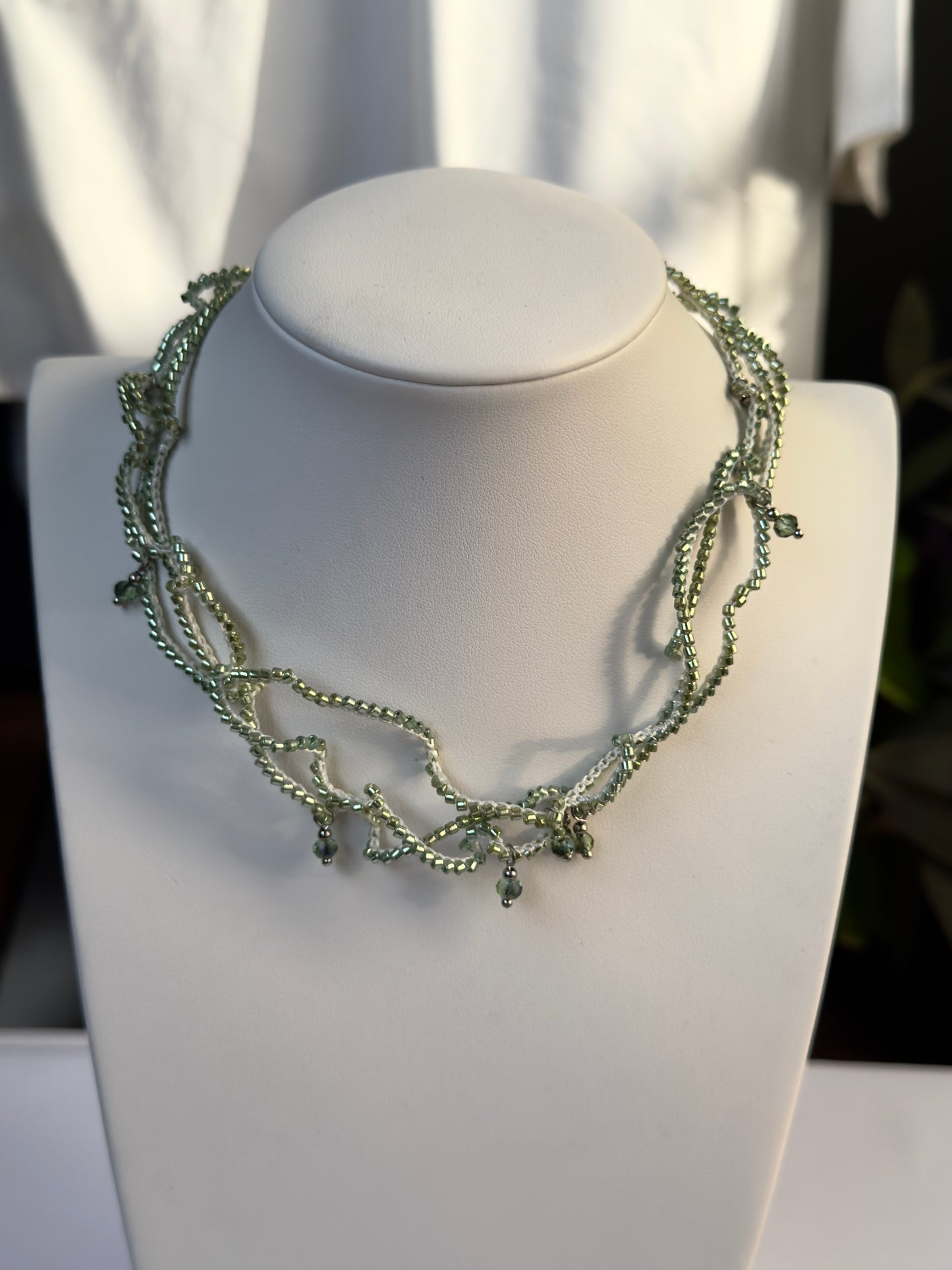 Collier crocheté à perles vert clair