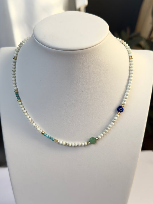 Collier de perles de coquillage