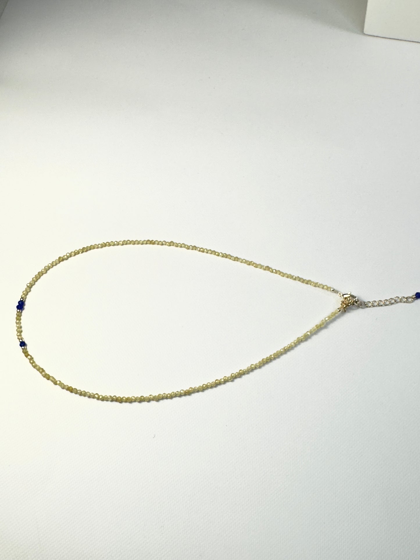 Collier en zircon jaune et spinelle bleu