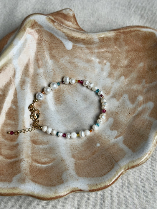 Bracelet en perles de culture d’eau douce et perles colorées