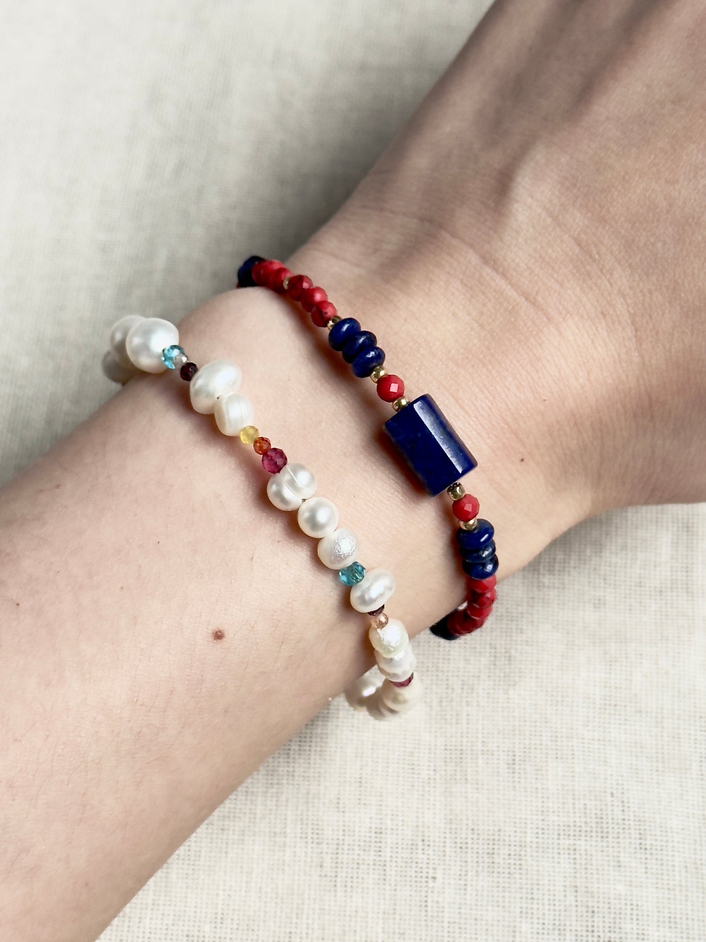 Bracelet en perles de culture d’eau douce et perles colorées