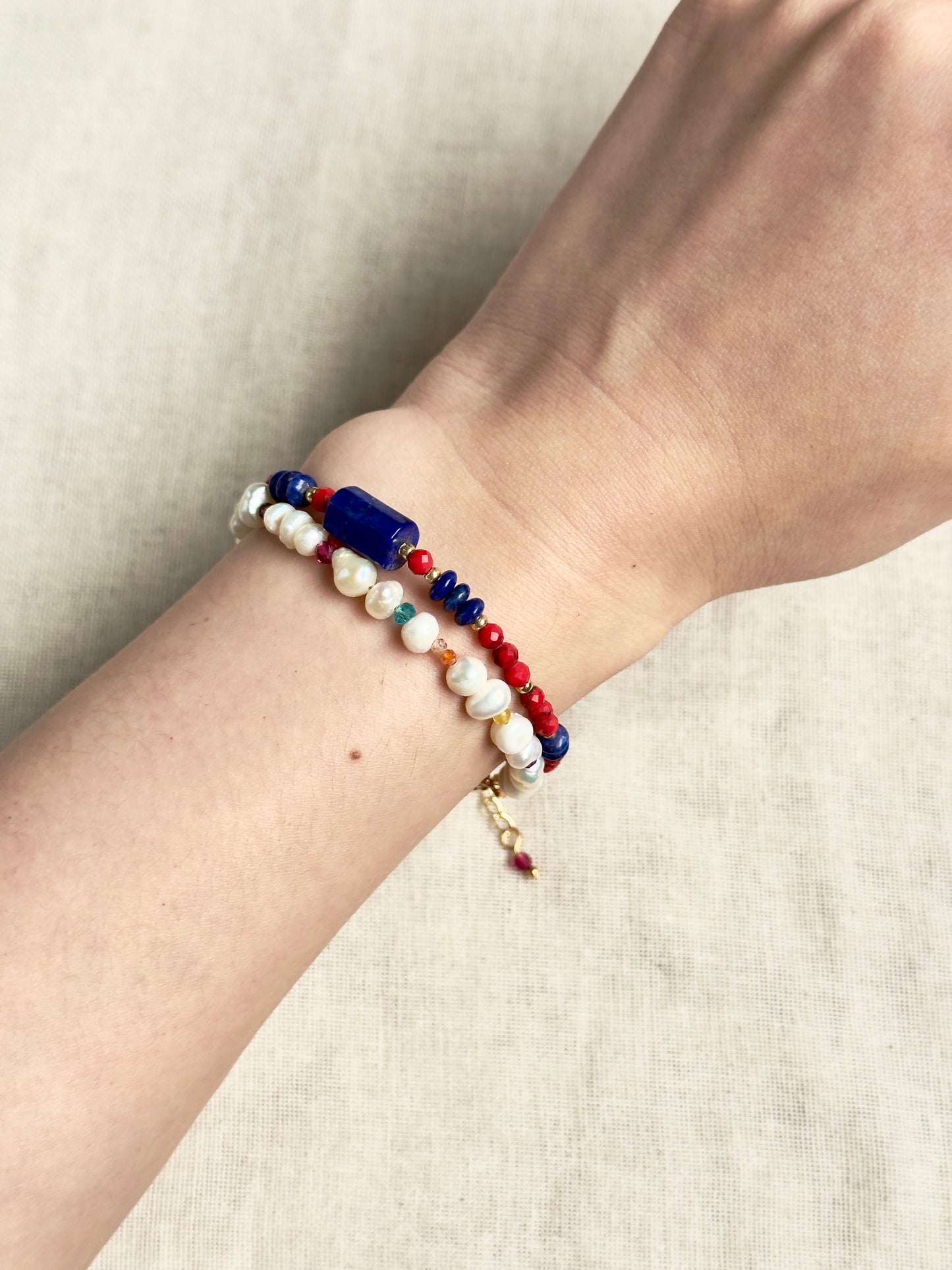 Bracelet en perles de culture d’eau douce et perles colorées