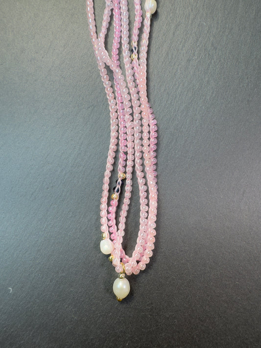 Collier 3-en-1 crocheté en perles de rocaille roses, soie et perles de culture